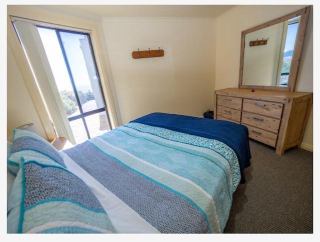 Cliff House Beachfront Villas Мунта Екстер'єр фото