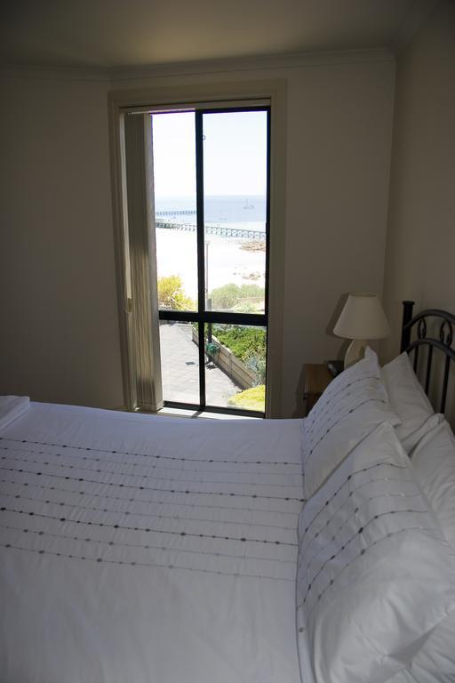 Cliff House Beachfront Villas Мунта Номер фото